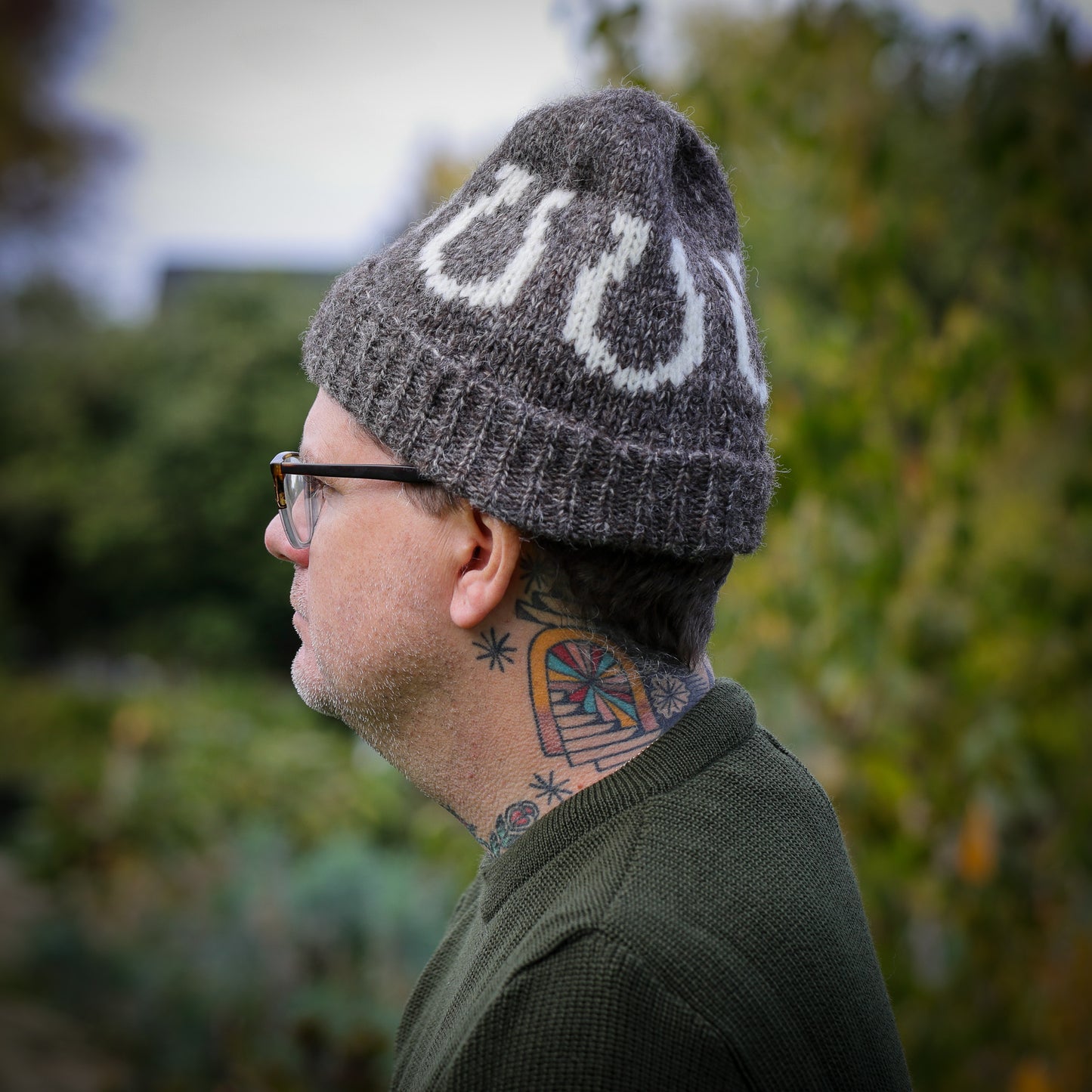 Alpaca Horseshoe Beanie - Charcoal