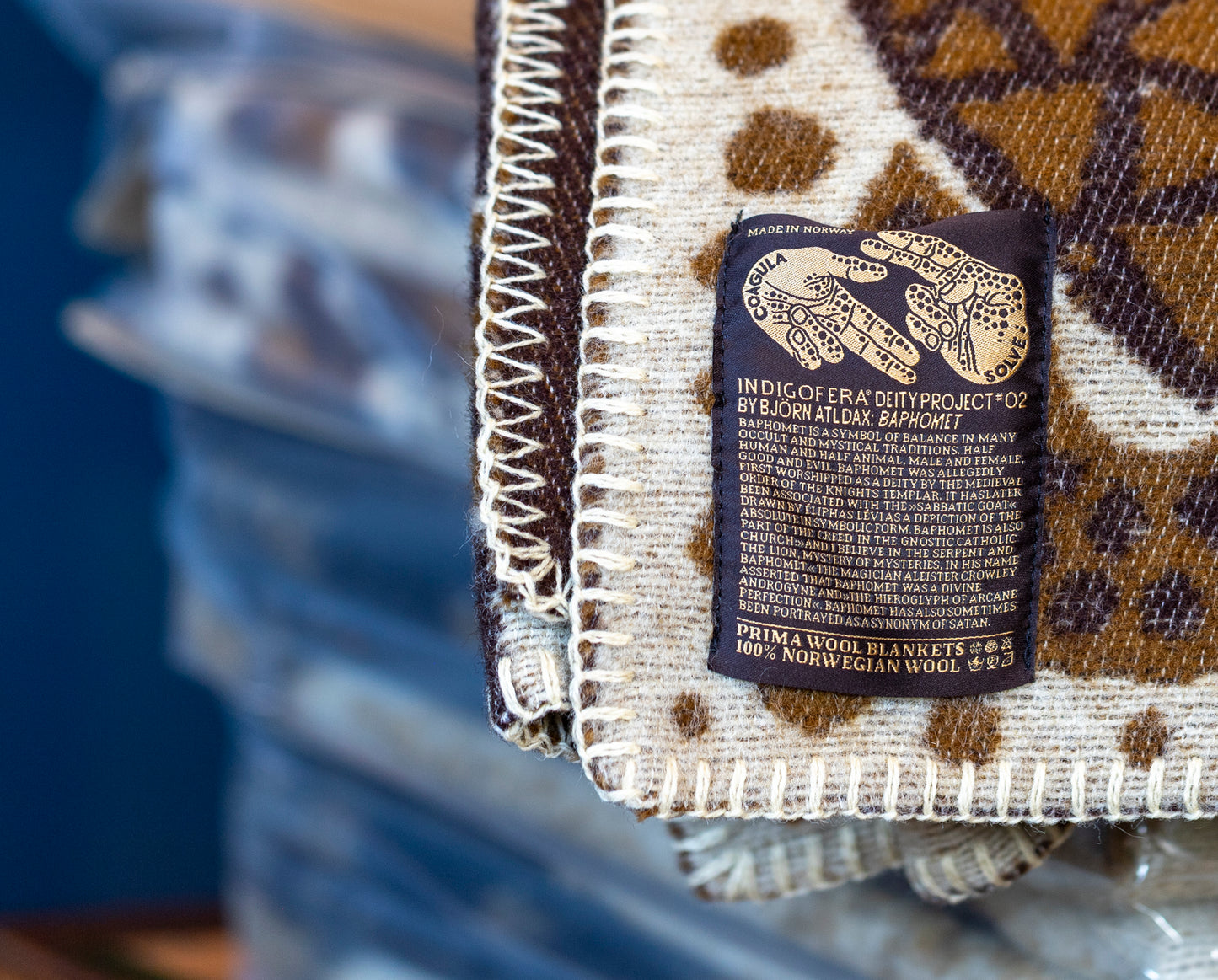 Indigofera Snake River Blanket - Beige + Black