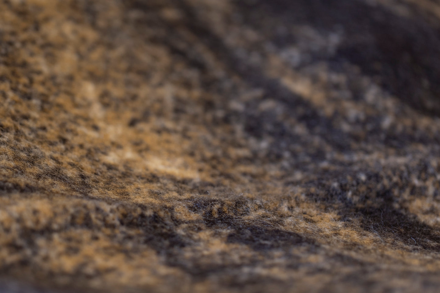 Indigofera Snake River Blanket - Beige + Black